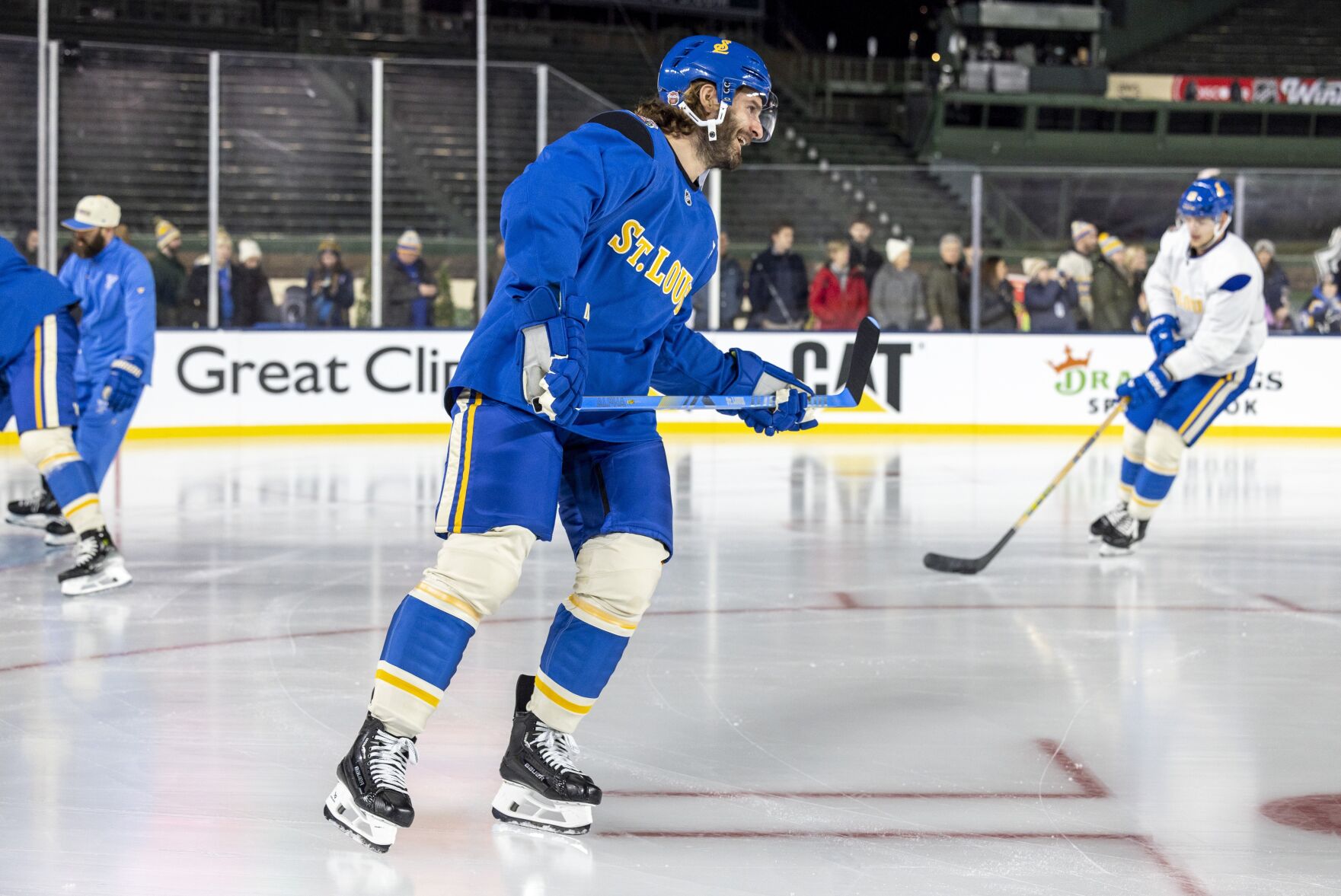 51şÚÁĎ Blues practice ahead of the Winter Classic in Chicago